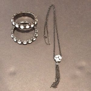 Necklace and bracelet set